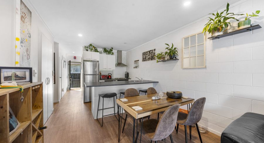  at 5/25A Vine Street, Mangere East, Manukau City, Auckland