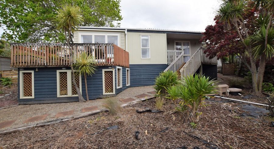  at 21 Grassmere Road, Henderson Valley, Auckland