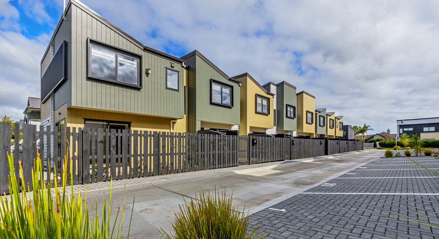  at 2/3 Pinefield Road, Whenuapai, Waitakere City, Auckland