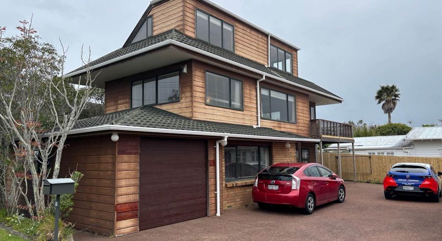  at 2/9 Egremont Street, Belmont, North Shore City, Auckland