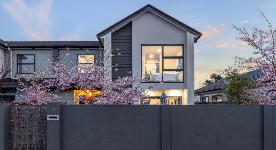  at 39 Karearea Avenue, Kenepuru, Porirua