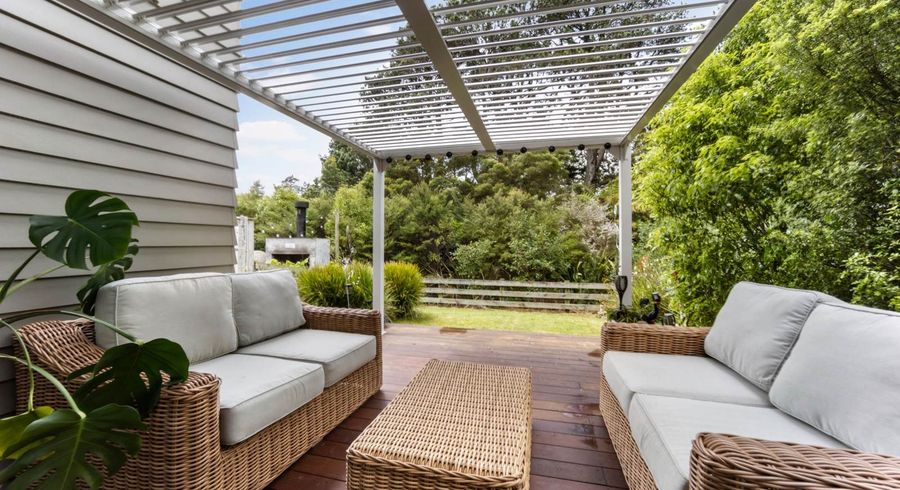  at 4 Orowaru Avenue, Massey, Waitakere City, Auckland