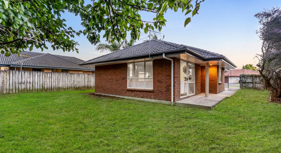  at 10 Blowers Place, Flat Bush, Auckland