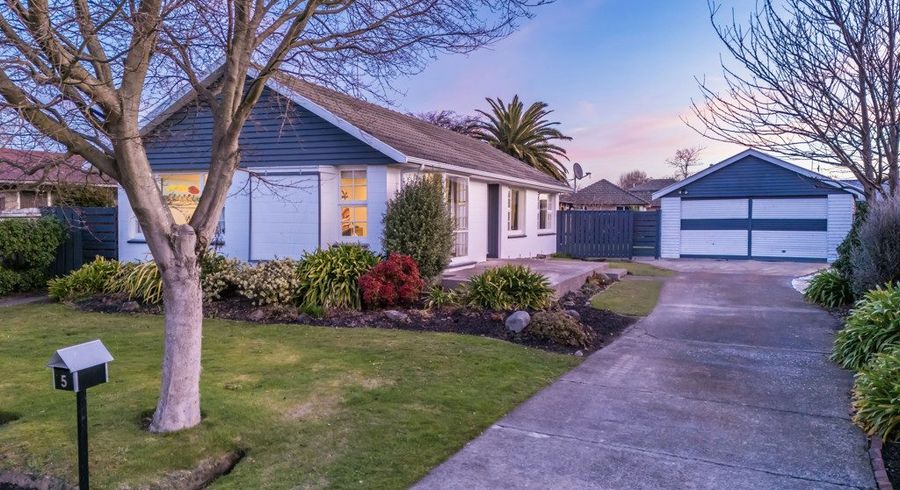  at 5 Neave Place, Hillmorton, Christchurch