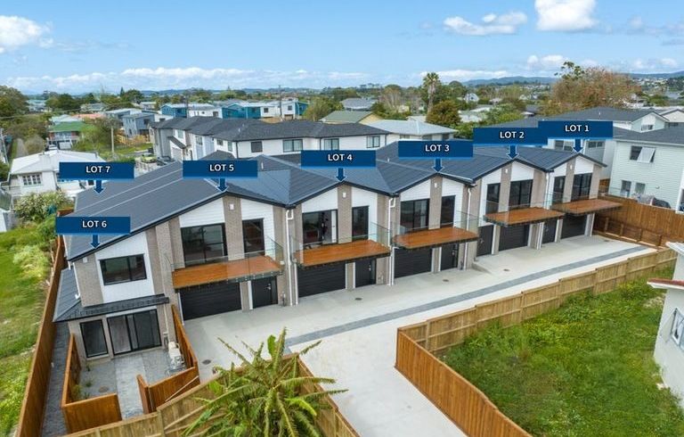  at 20 Sabot Place, Massey, Waitakere City, Auckland