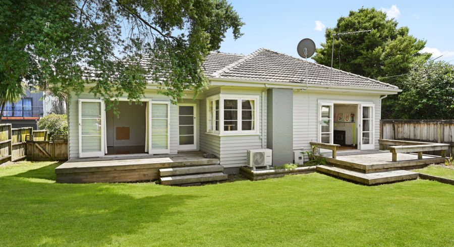  at 36 Forest Lake Road, Forest Lake, Hamilton, Waikato