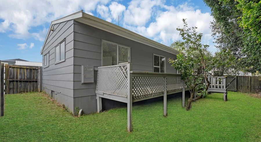  at 1/11 Justamere Place, Weymouth, Manukau City, Auckland