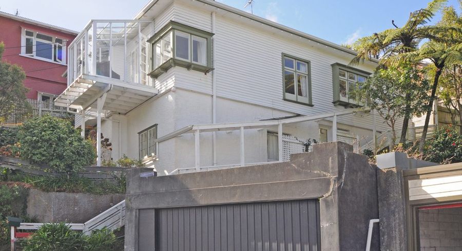  at Top Flat/132a Kelburn Parade, Kelburn, Wellington, Wellington