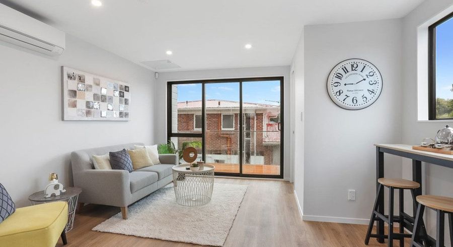  at 4/30 Woodford Avenue, Henderson, Waitakere City, Auckland