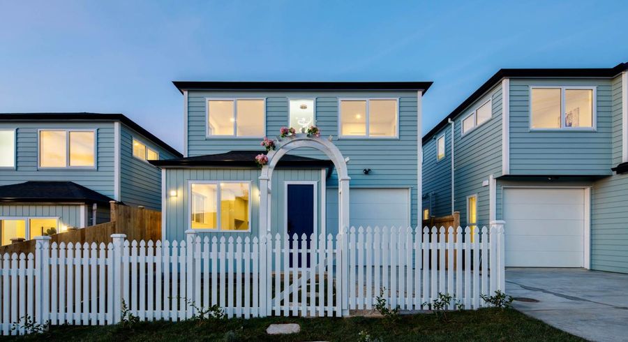  at 2C Deuxberry Avenue, Northcote, North Shore City, Auckland