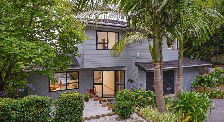  at 947 East Coast Road, Torbay, North Shore City, Auckland