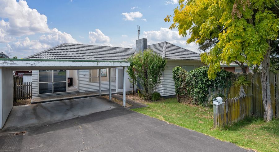  at 2/84 Wellington Street, Howick, Auckland