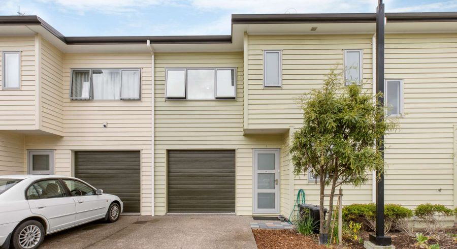  at 38/11 Ray Small Drive, Papakura, Auckland