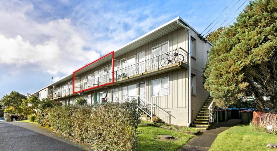  at 2/29 Fairview Road, Mount Eden, Auckland