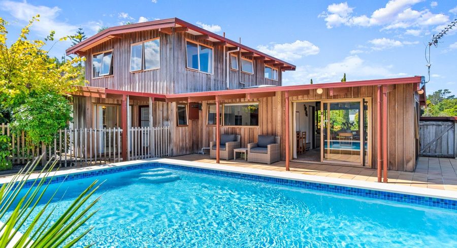  at 9 Noumea Place, Mairangi Bay, Auckland
