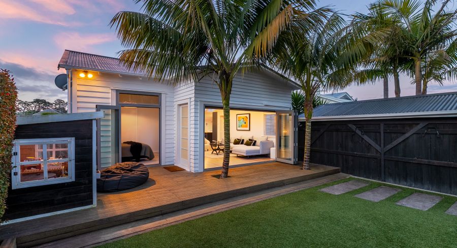  at 8 Boscawen Street, Point Chevalier, Auckland