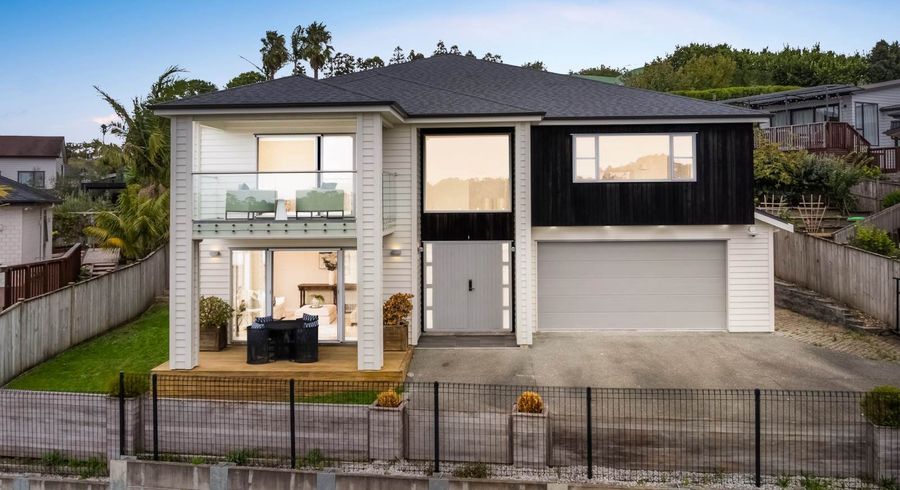  at 12 Mettam Drive, Swanson, Waitakere City, Auckland