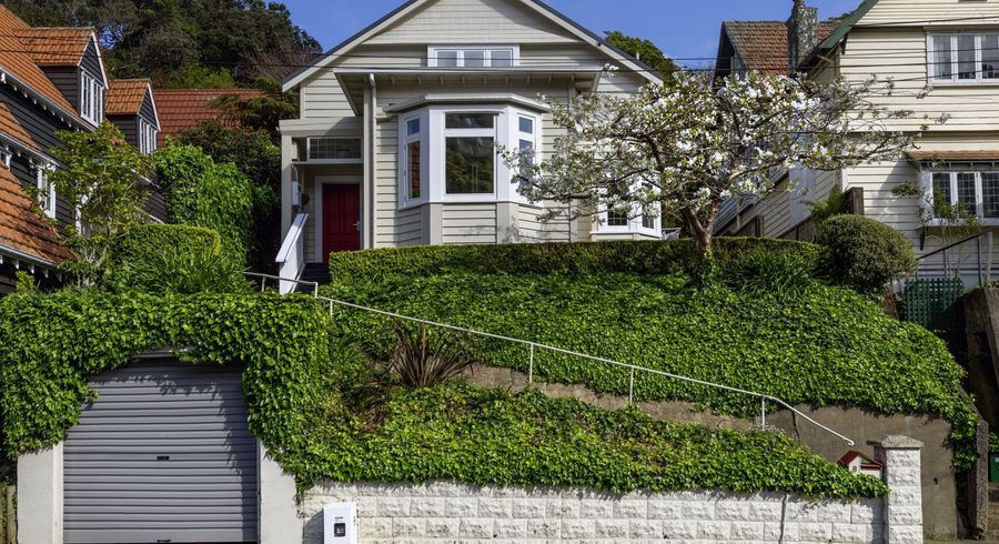  at 8 Glen Road, Kelburn, Wellington