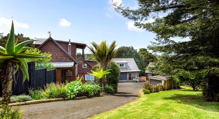  at 18 Dene Court Lane, Greenhithe, North Shore City, Auckland