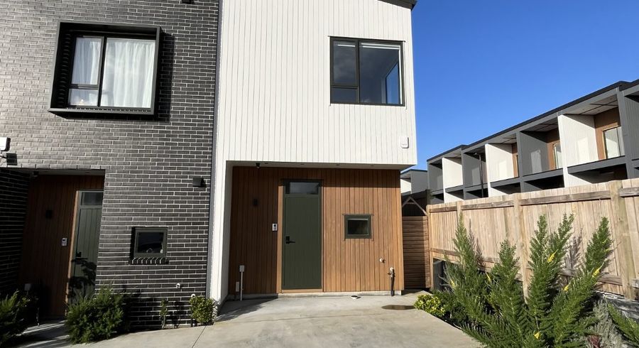  at 31 Kuaha Road, Westgate, Waitakere City, Auckland