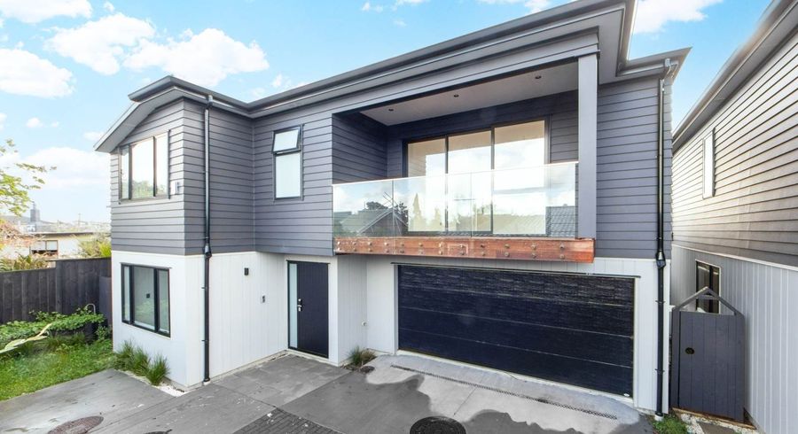  at 13D Rock Isle Road, Torbay, North Shore City, Auckland