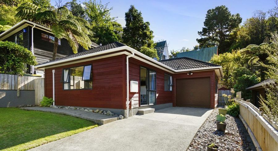  at 2/4 Dowse Drive, Maungaraki, Lower Hutt