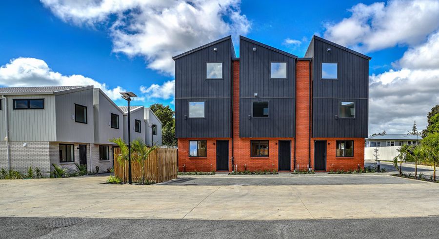  at 1/44 Normandy Place, Henderson, Waitakere City, Auckland