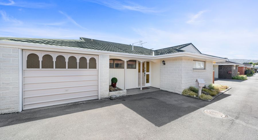  at 5/25 Whites Line West, Woburn, Lower Hutt