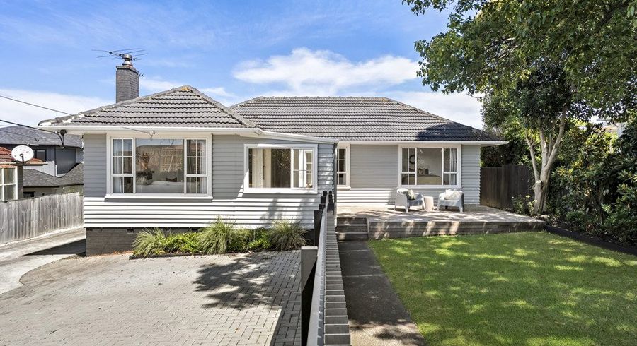  at 7 Tiroroa Avenue, Te Atatu South, Waitakere City, Auckland