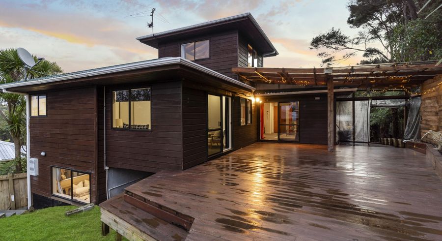  at 2/25 Fernwood Grove, Bayview, Auckland