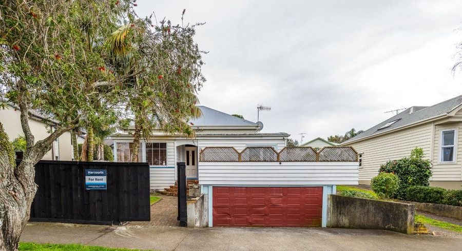  at 4 Woodbine Avenue, Greenlane, Auckland City, Auckland