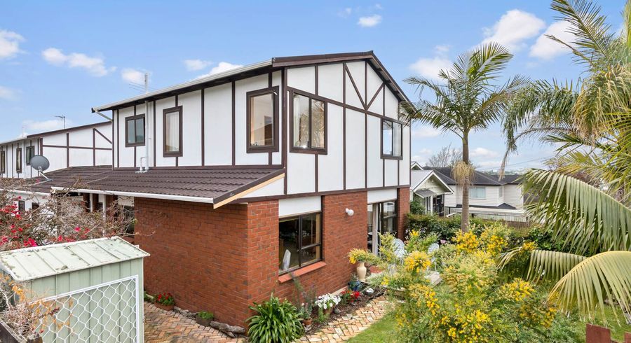  at 1/27 Watea Road, Sandringham, Auckland
