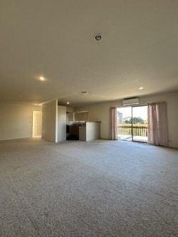  at 31 Copplestone Place, New Lynn, Waitakere City, Auckland