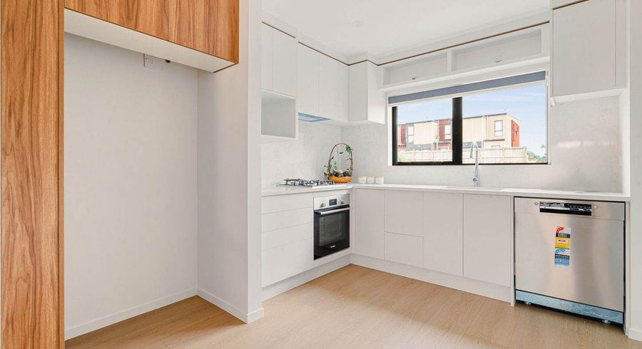  at Lot 5, 32 Tapuwae Way, Mangere Bridge, Manukau City, Auckland