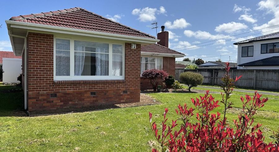  at 5 Fraser Road, Papatoetoe, Auckland