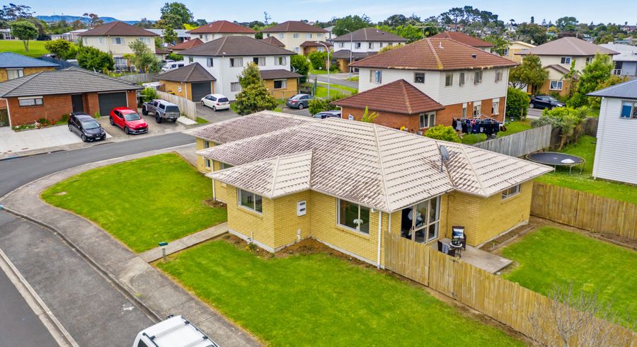  at 9 Neesons Way, Glendene, Auckland
