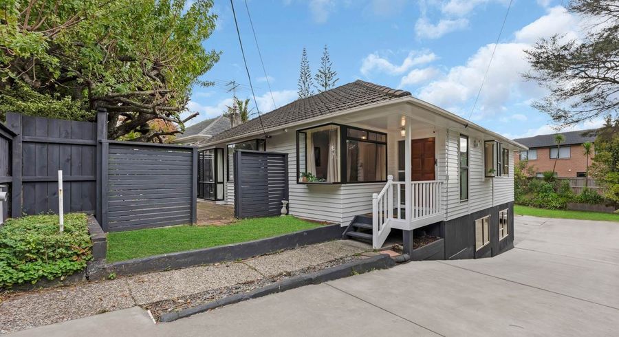  at 7 Golf Road, New Lynn, Waitakere City, Auckland
