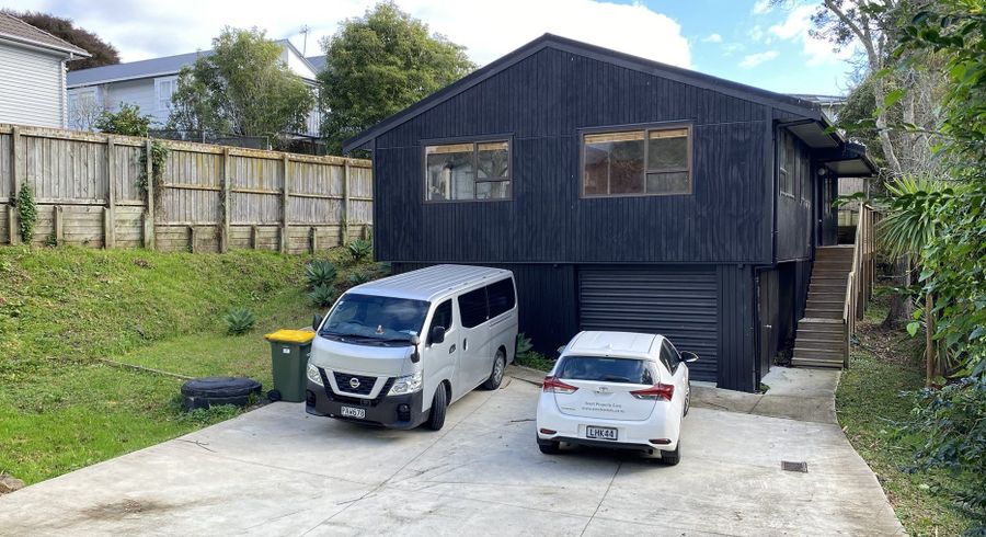  at 2/6 Cresta Avenue, Beach Haven, North Shore City, Auckland