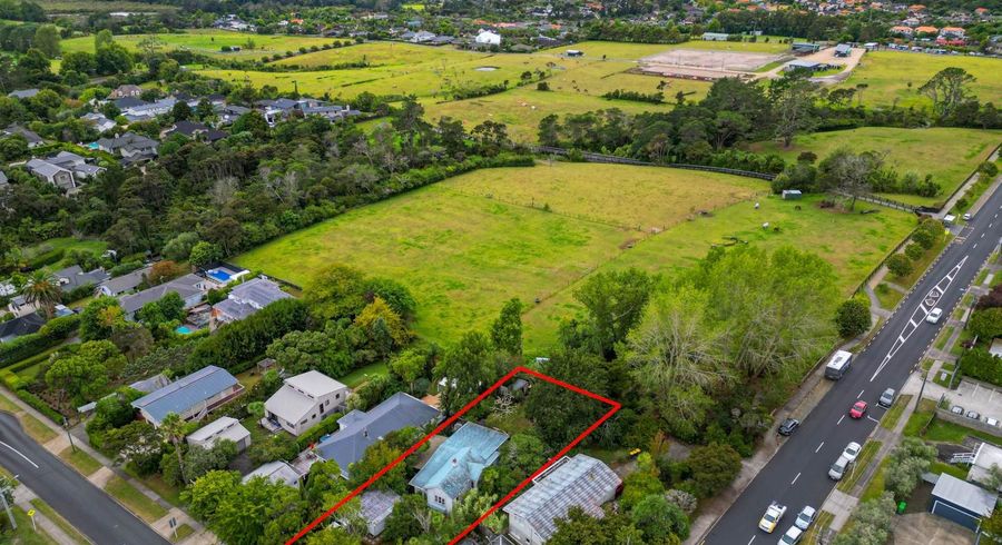  at 4 Churchouse Road, Greenhithe, Auckland