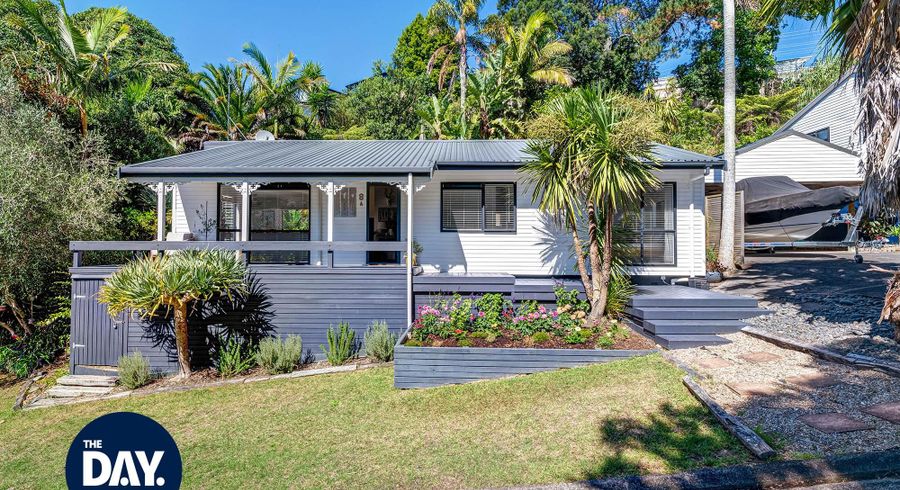  at 2/8 Heatherleigh Rise, Northcross, North Shore City, Auckland