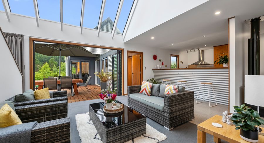  at 1021 Whitemans Valley Road, Blue Mountains, Upper Hutt