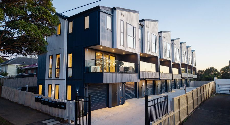  at 182 Tripoli Road, Point England, Auckland City, Auckland