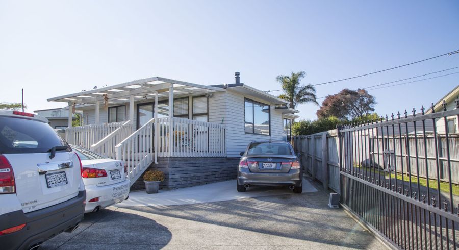  at 43 Strid Road, Te Atatu South, Waitakere City, Auckland