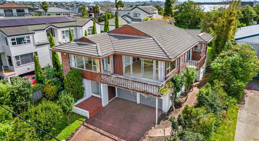  at 40 Montgomery Avenue, Rothesay Bay, Auckland