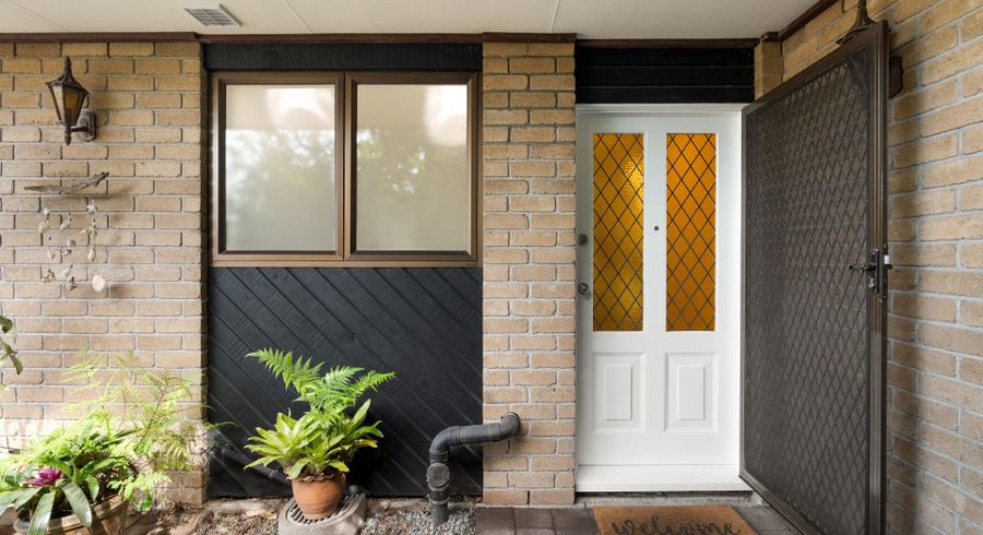  at 2/21 Walter Strevens Drive, Conifer Grove, Papakura, Auckland