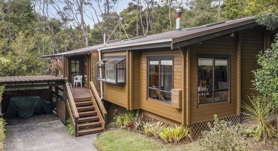  at 4 Kaurimu Rise, Titirangi, Auckland
