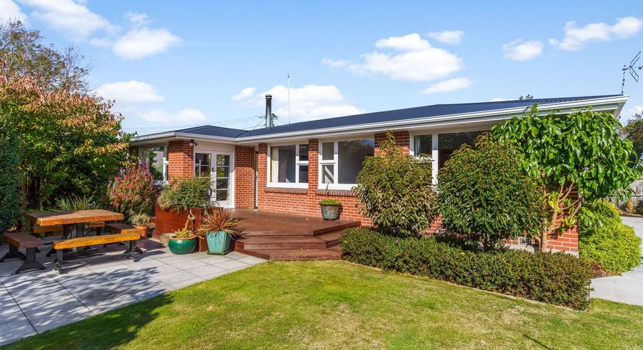  at 16 Adams Place, Woolston, Christchurch City, Canterbury