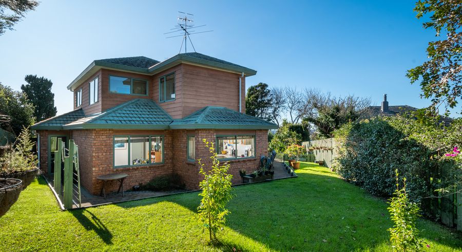  at 6A Dolbear Street, Titirangi, Auckland