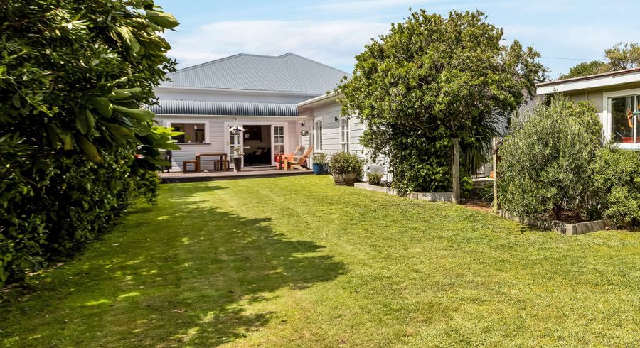  at 194 Onepu Road, Lyall Bay, Wellington, Wellington