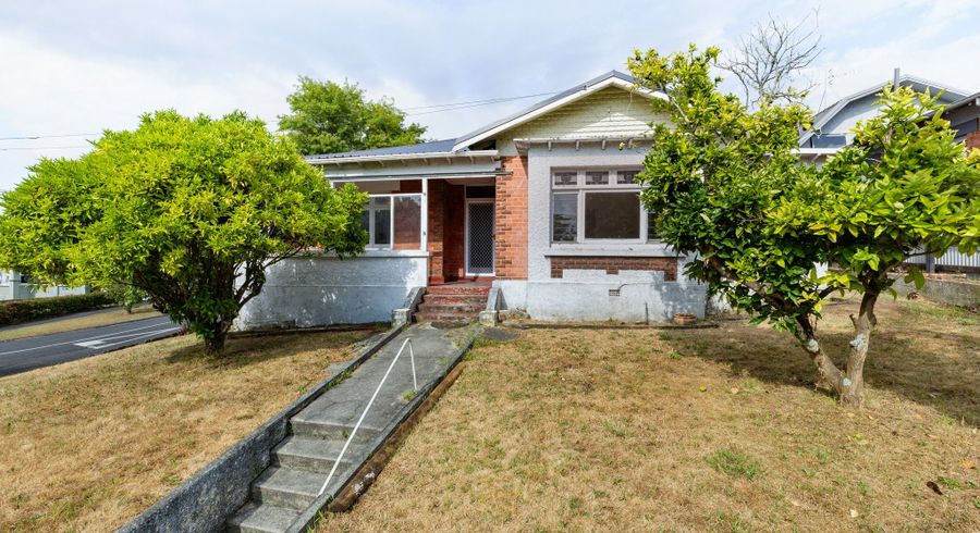  at 8 Pembroke Lane, Hamilton Lake, Hamilton